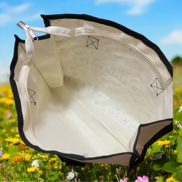 Hello Kitty White and Black Tote Bag - Picture 2 of 4